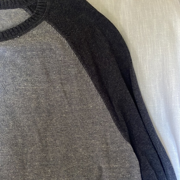 Men’s Sweater - Large - Picture 5 of 6